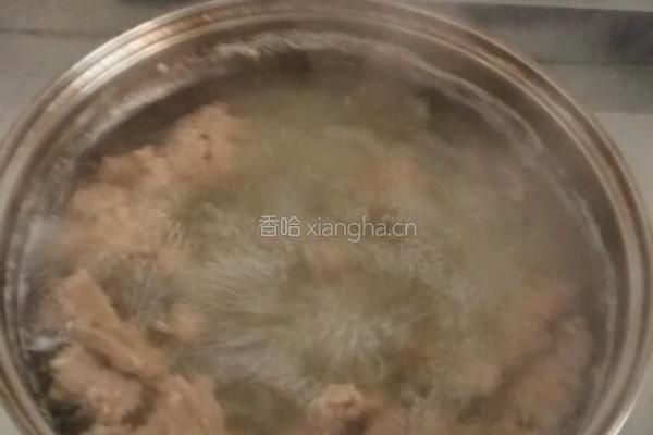 蚕豆肉片汤的做法图解2