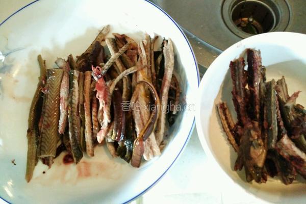 黄鳝炒韭菜的做法图解3
