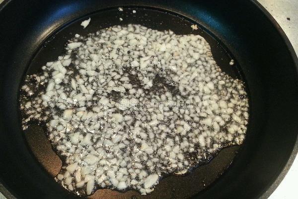 蒜蓉蘑菇酱娃娃菜的做法图解3