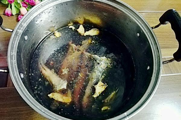 黑豆煲塘虱鱼汤的做法图解6