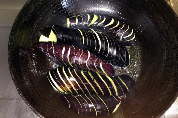 鱼香茄子的做法图解2