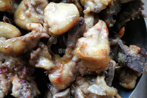 炸QQ鸡架的做法图解3