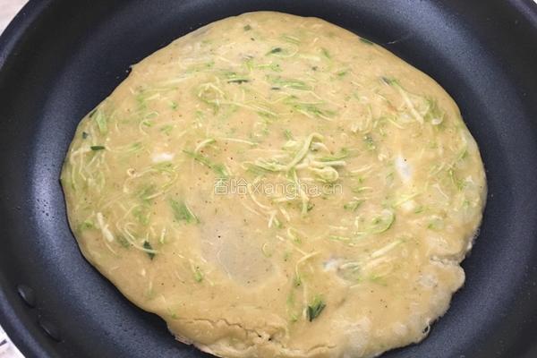西葫迷迭香蛋饼的做法图解3