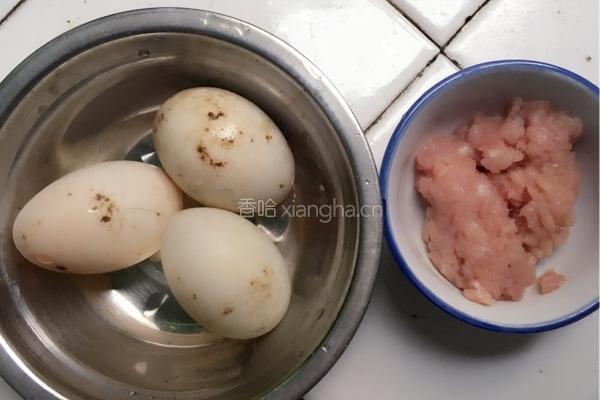 鸭蛋蒸瘦肉的做法图解1