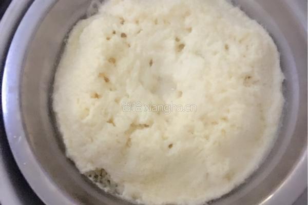 鸭蛋蒸瘦肉的做法图解4