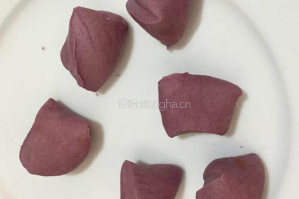 紫薯玫瑰花馒头的做法图解3
