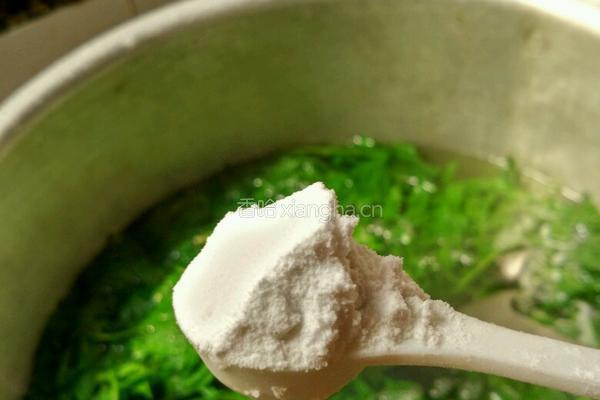 艾草鸡蛋煎饼的做法图解2