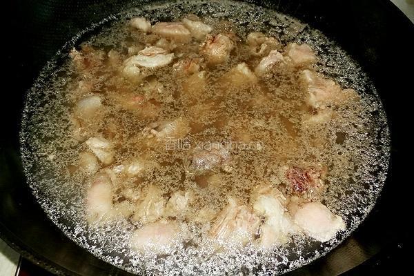 番茄土豆烧牛腩的做法图解1