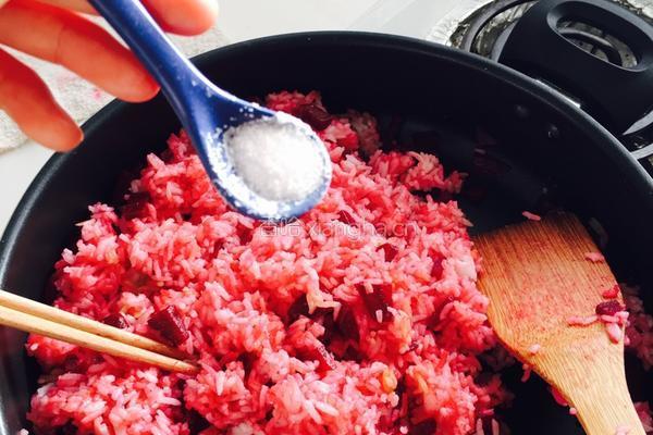  甜菜炒饭/留住春天的颜色的做法图解6
