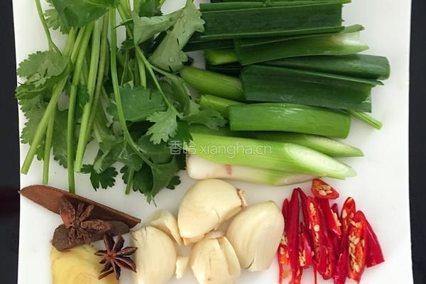 香菇炆鸡的做法图解2