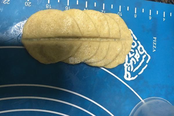 玫瑰火腿肠面包的做法图解8