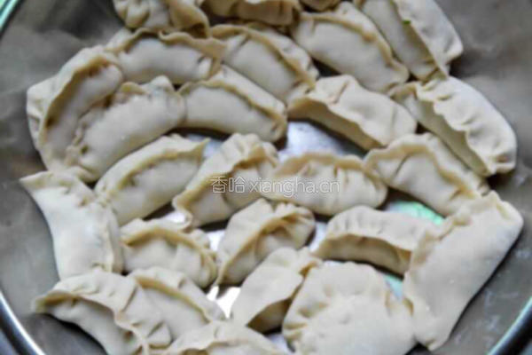 猪肉馅饺子和云吞的做法图解5