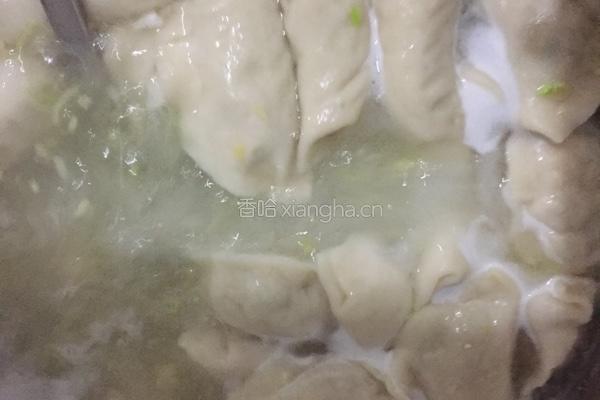 鸡蛋虾皮西葫芦水饺的做法图解9