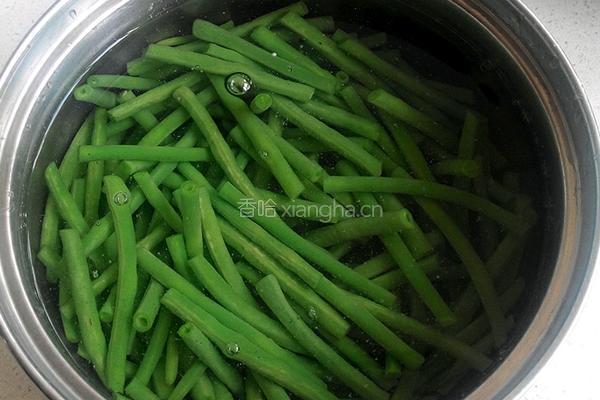 蒜末豇豆的做法图解4
