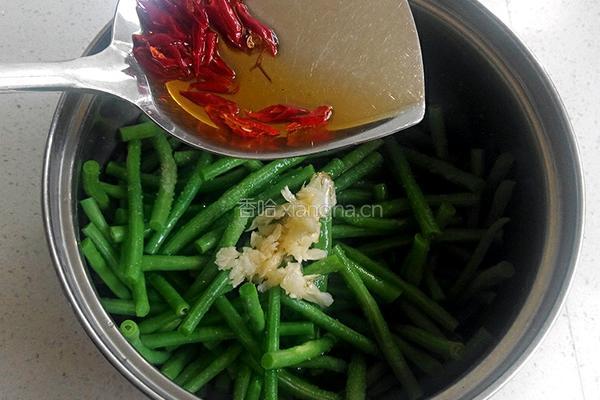 蒜末豇豆的做法图解7