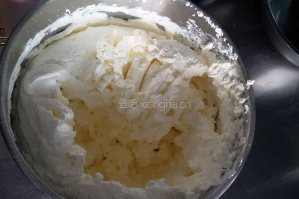 草莓裸蛋糕的做法图解1