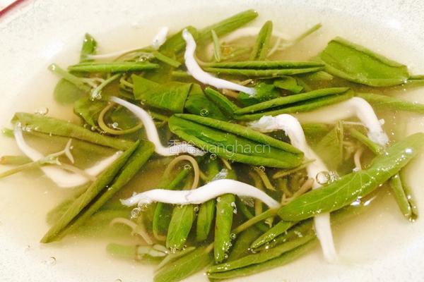 莼菜银鱼羹的做法图解7