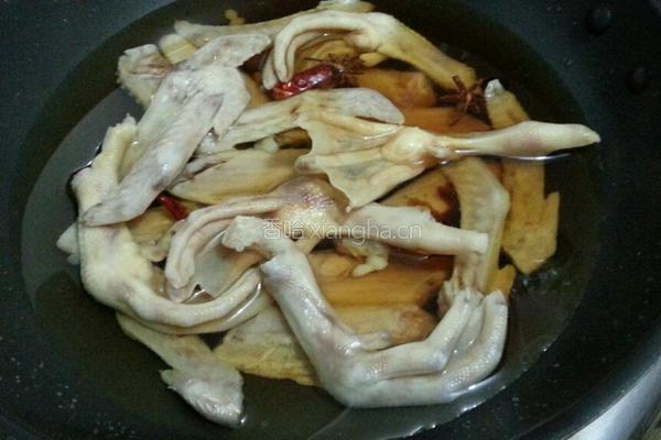 卤鸭爪鸭翅的做法图解4