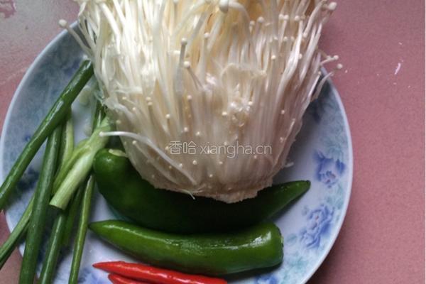 鹌鹑蛋烩金针菇的做法图解1
