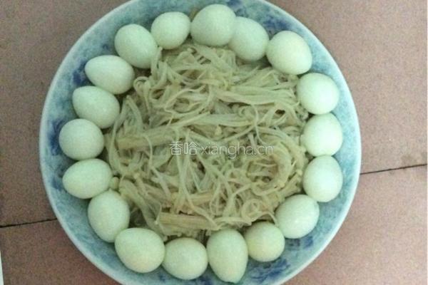 鹌鹑蛋烩金针菇的做法图解7