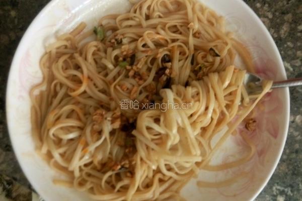 简易蒜子拌面的做法图解7