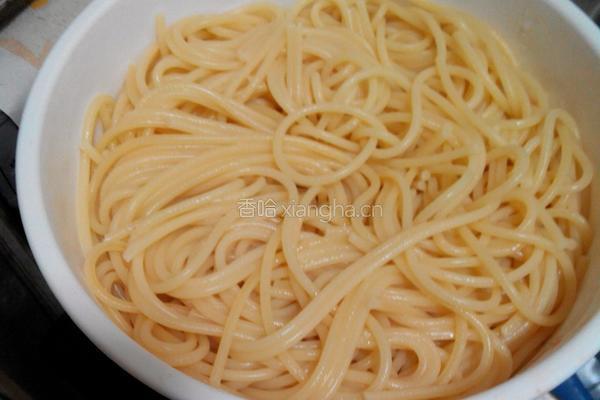 简易版肉酱意面的做法图解3