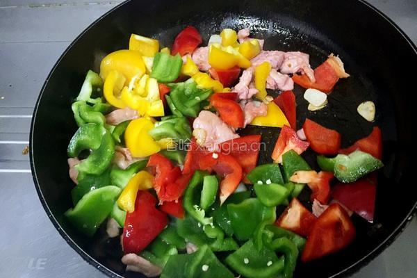 缤纷彩椒鸡肉片的做法图解6