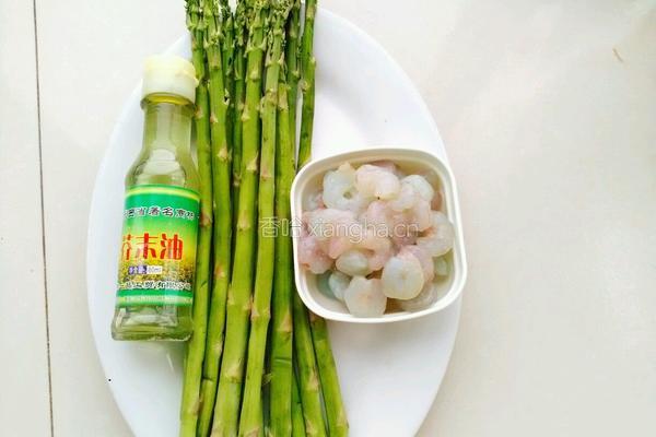 芦笋拌虾仁的做法图解1
