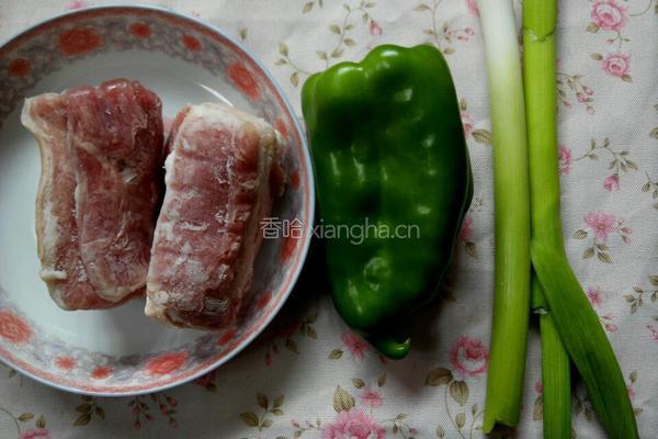 甜酱爆炒肉的做法图解1