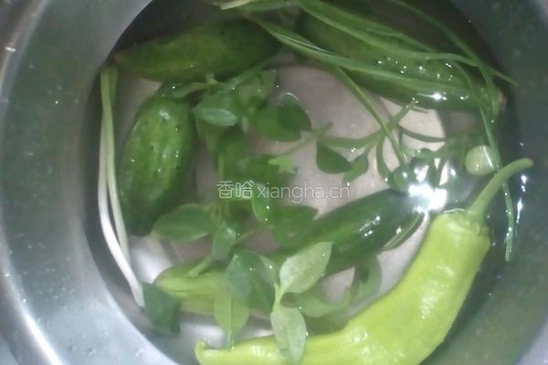 穿心莲拌面皮的做法图解1