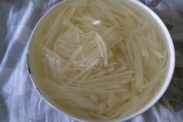 凉拌土豆丝的做法图解2