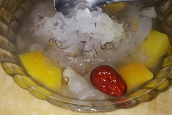 木瓜银耳莲子羹