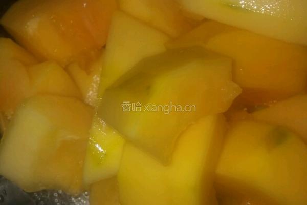木瓜银耳莲子羹的做法图解3