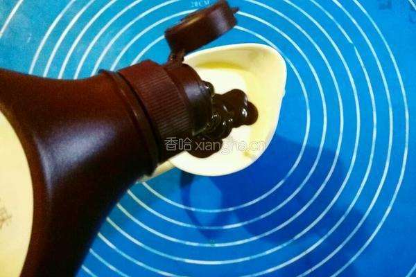巧克力芒果拉花酸奶杯的做法图解6