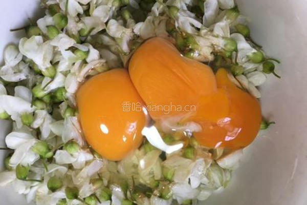 槐花蛋饼的做法图解2