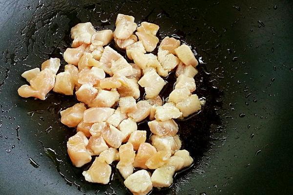 菠萝鸡丁炒饭的做法图解4