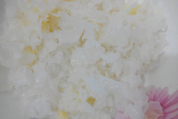 红枣银耳汤的做法图解2