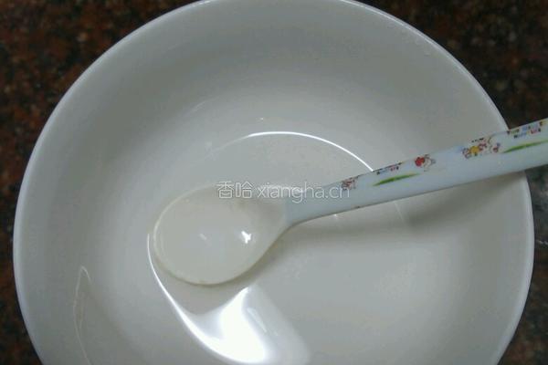 咸核桃仁的做法图解1
