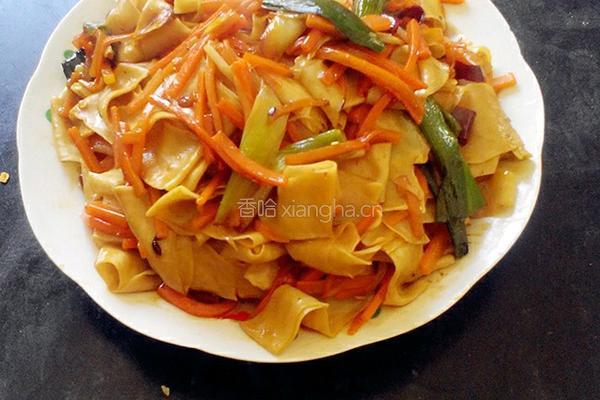 胡萝卜豆腐皮的做法图解5