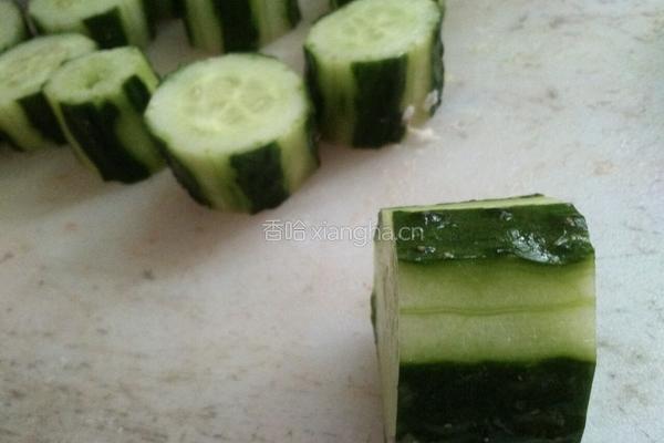 黄瓜卷的做法图解1