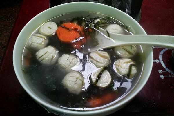 肉丸紫菜胡萝卜汤