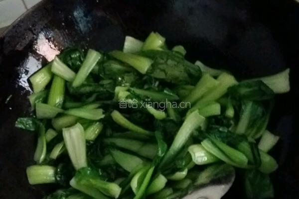 炒小白菜的做法图解3