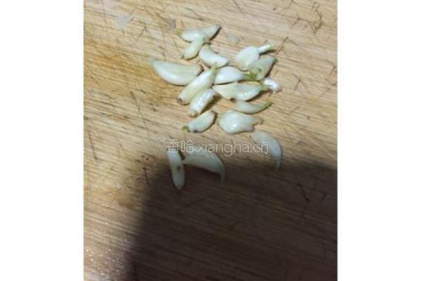 土豆丝炒韭菜的做法图解2