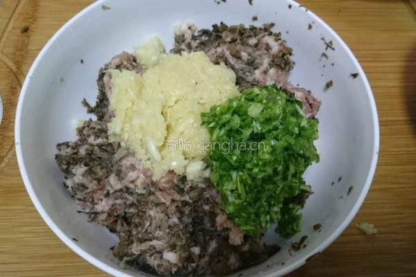 梅菜肉丸的做法图解5