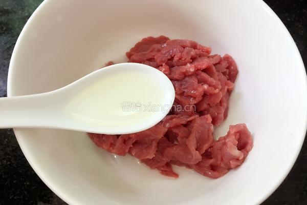 牛肉拌西兰花的做法图解2