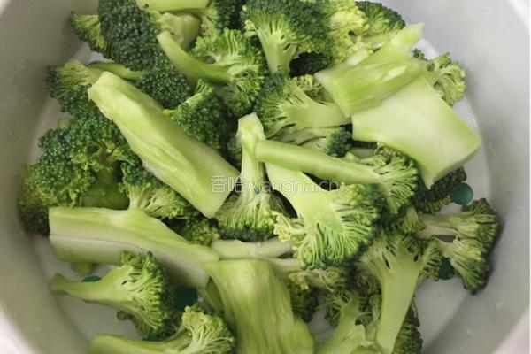 牛肉拌西兰花的做法图解5