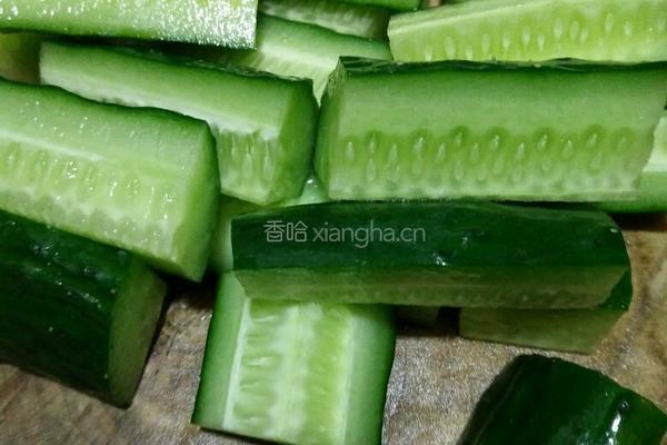 清爽秘制黄瓜的做法图解1