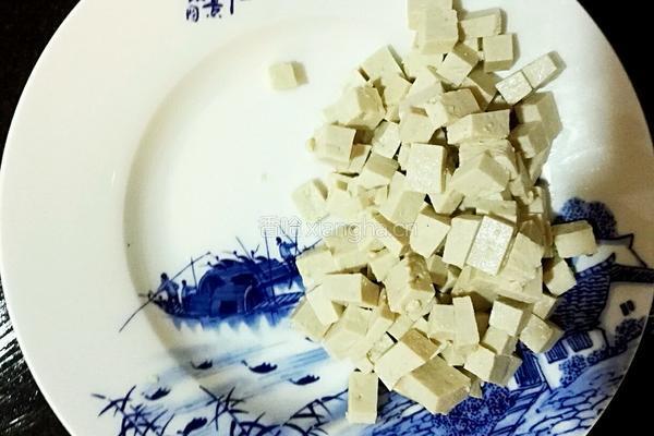 香椿豆腐的做法图解2