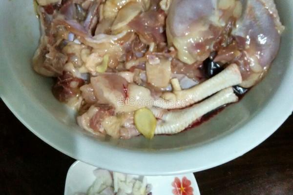 冬菇木耳蒸鲜鸡的做法图解1