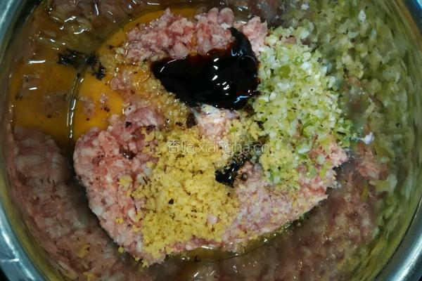 苜蓿猪肉馅饺子的做法图解6